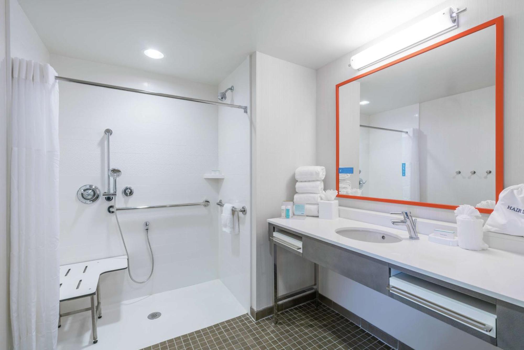 Hotel Hampton & Glenarden/washington Dc