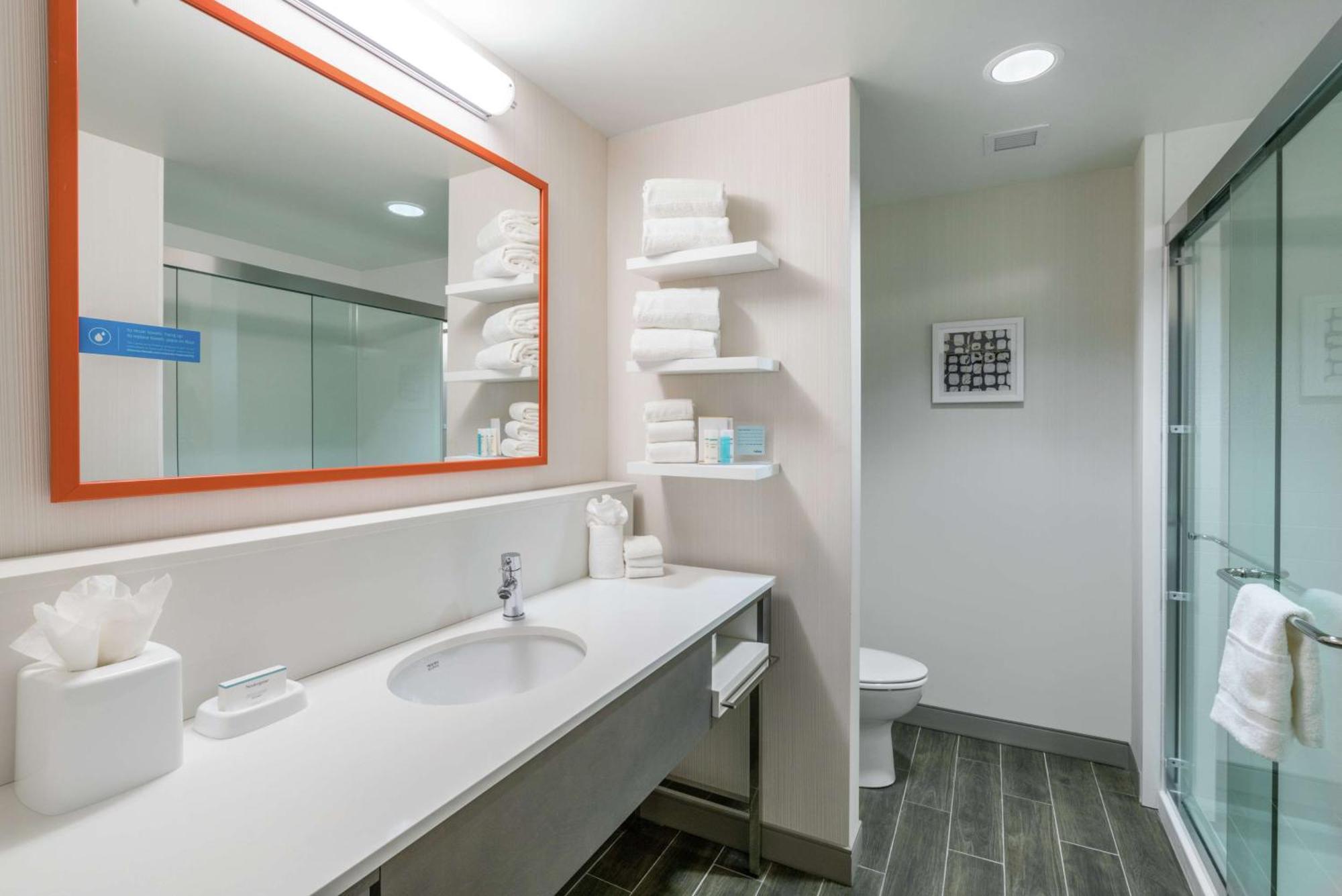Hotel Hampton & Glenarden/washington Dc
